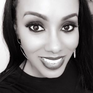 Meet your Posher, Nakisha